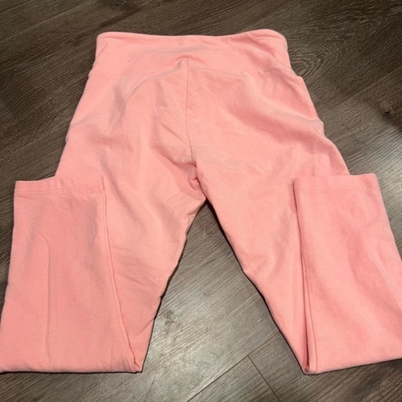 Victoria’s‎ Secret Sport capris - Picture 2 of 3